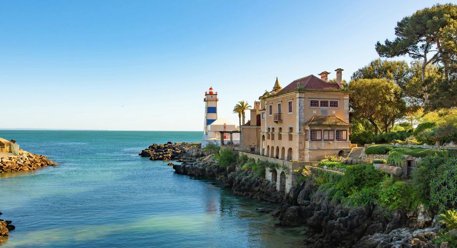 Mooi gebouw kust Cascais Mooi gebouw kust Cascais